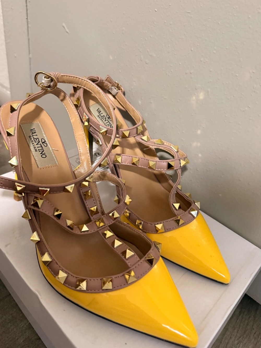 Valentino Garavani Rockstud Patent Caged Pumps Yellow